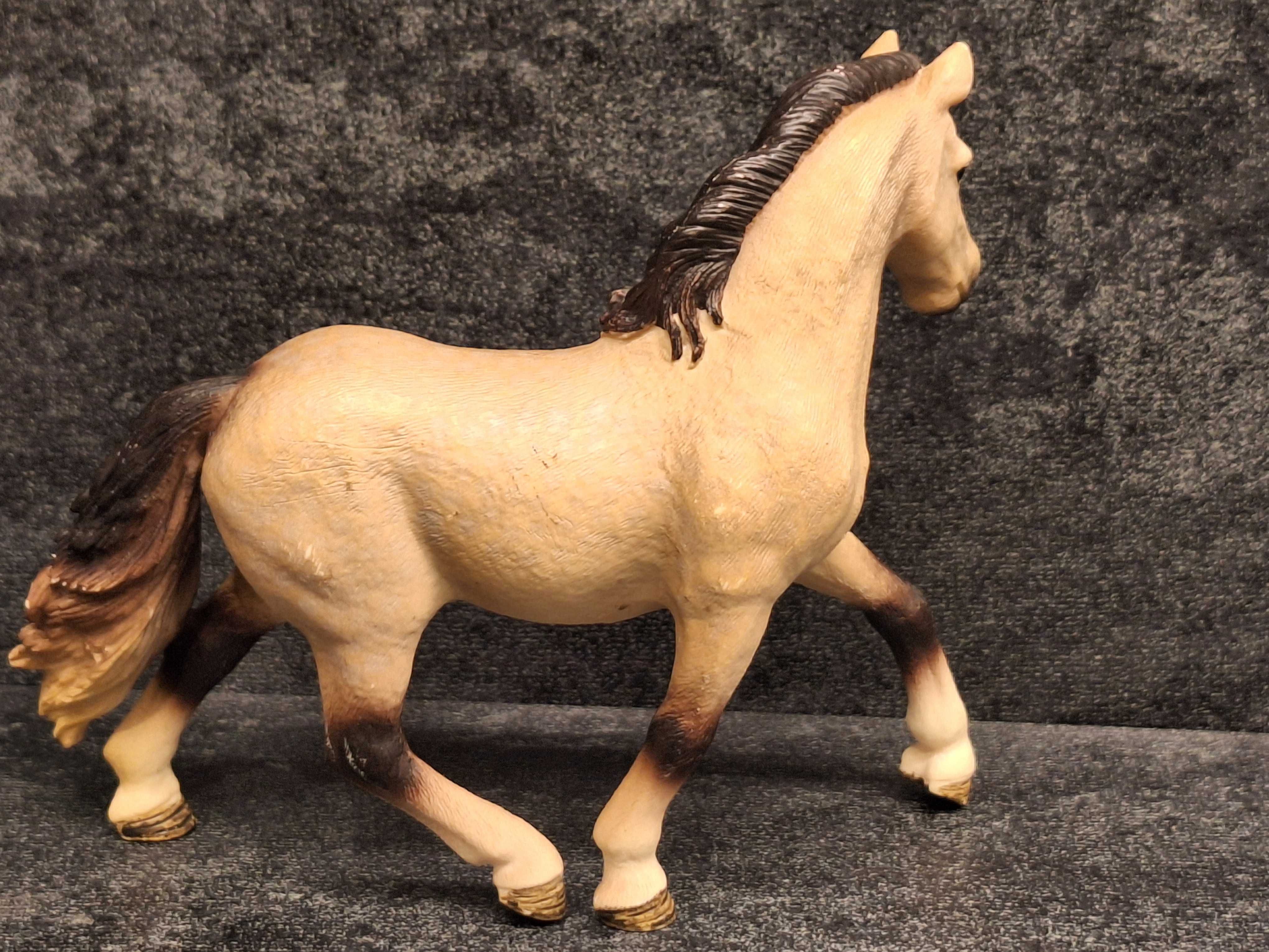 Schleich 24 i 16 am limes 69 dwa konie
