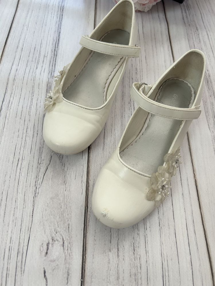 Buty komunijne w rozmiarze 35