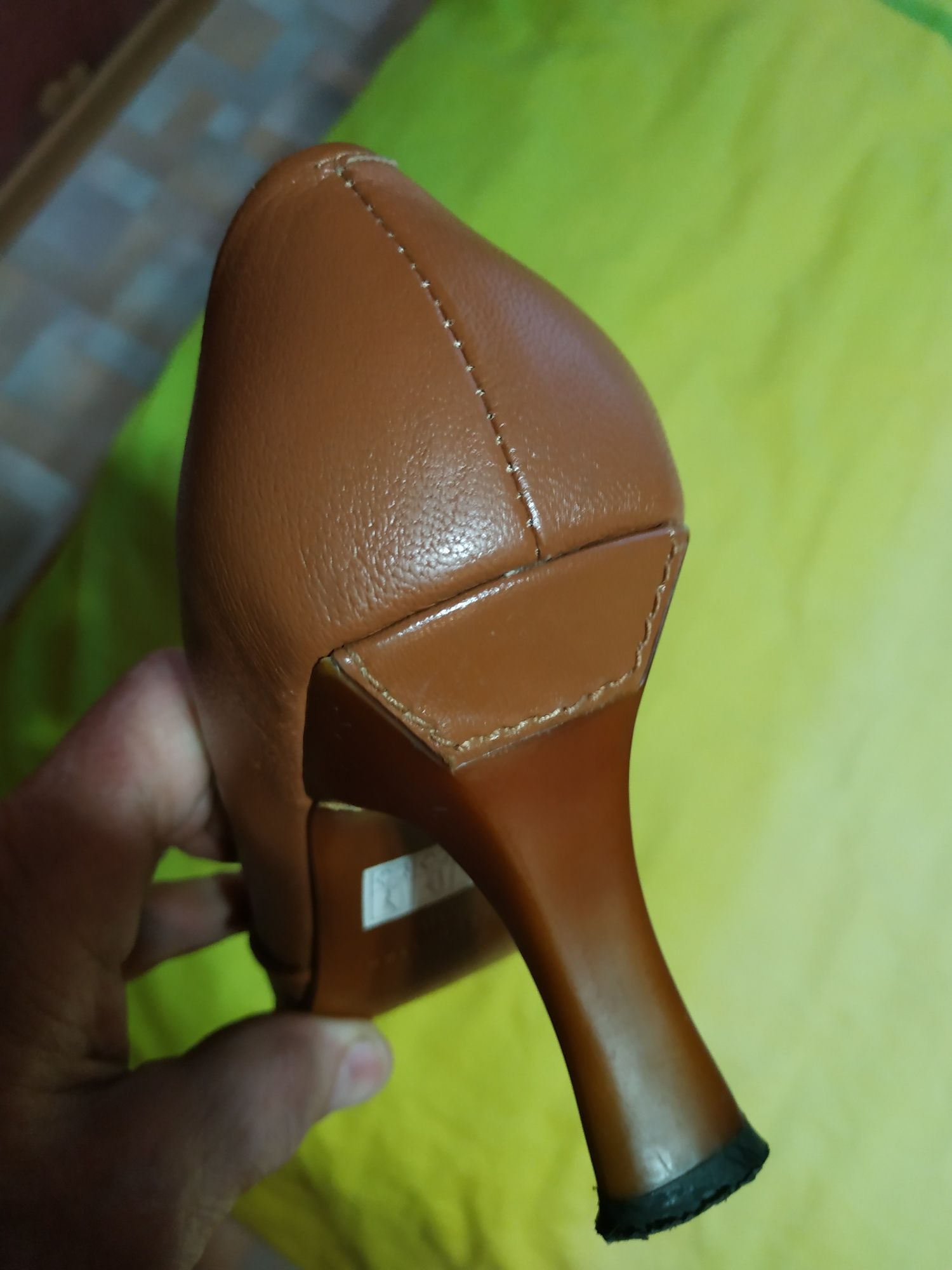 Продам итальянские кожаные женские туфли 38 р.