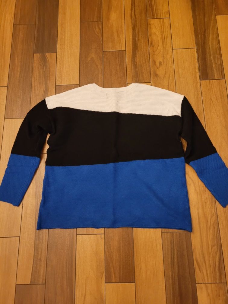 Sweter w rozmiarze M