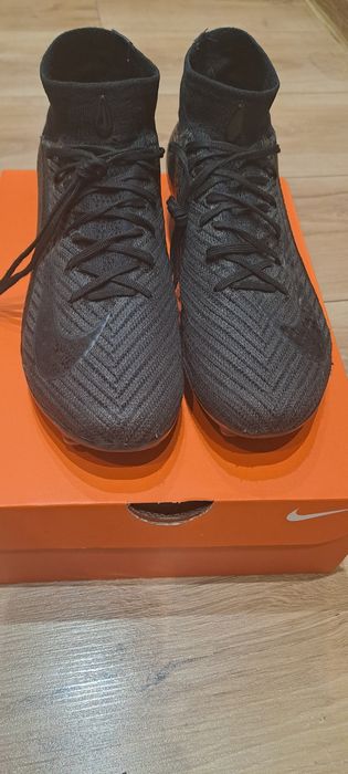 Sprzesam buty piłkarskie Nike ZM SUPERFLY 10 ELITE AG-PRO roz. 38,5
