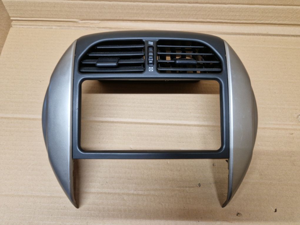 Ramka dekor maskownica radia panel środkowy Toyota RAV4 II lift