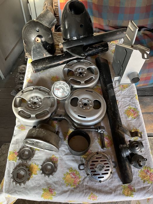 Czesci do WSK (cena dotyczy Kominka od lampy)