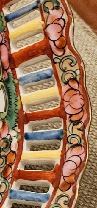 Familia rosa rebordo perfurado