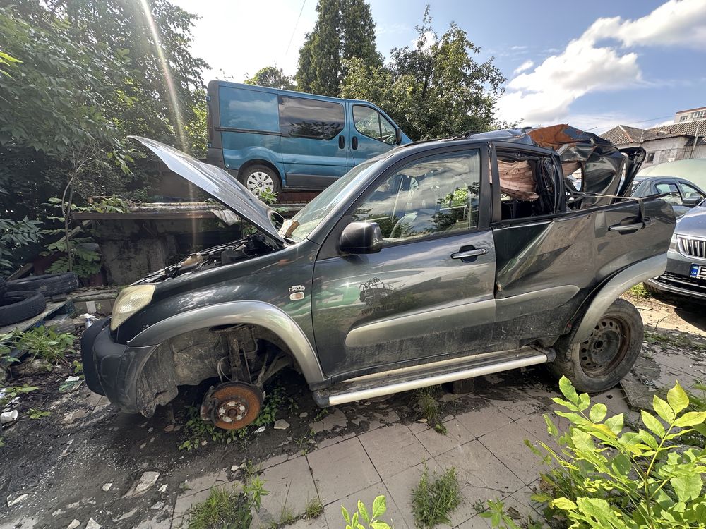Toyota Rav 4 двигун і передня частина в відмінному стані