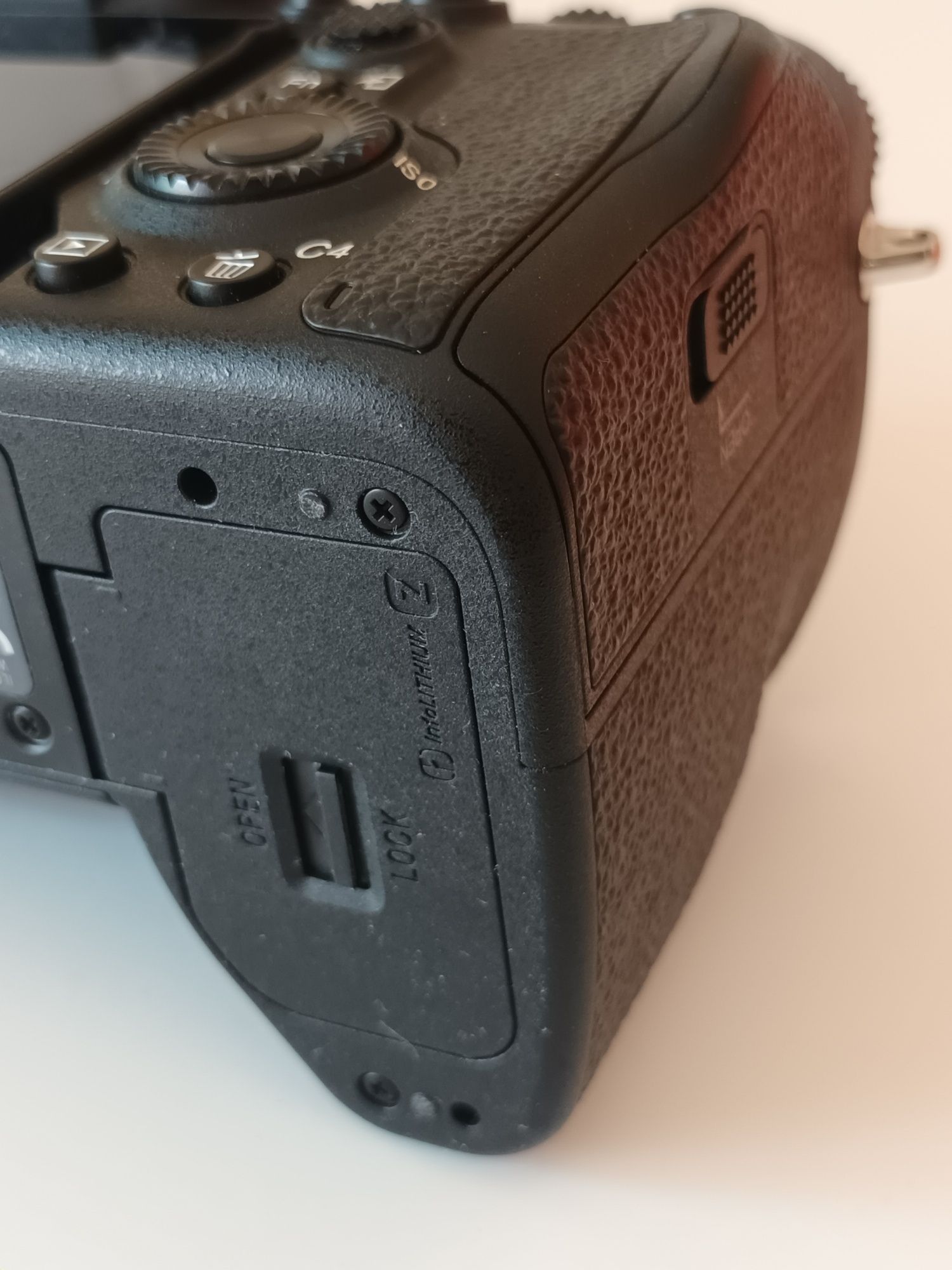 Sony A7 IV 90mil disparos full frame
