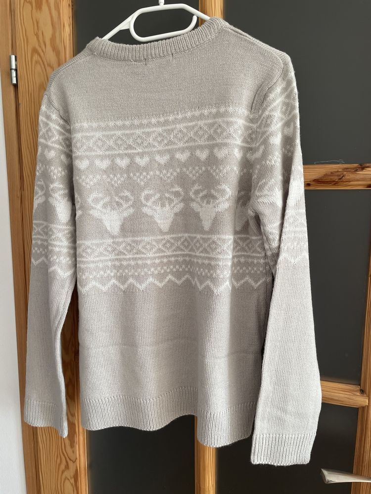 Sweter cieply świąteczny