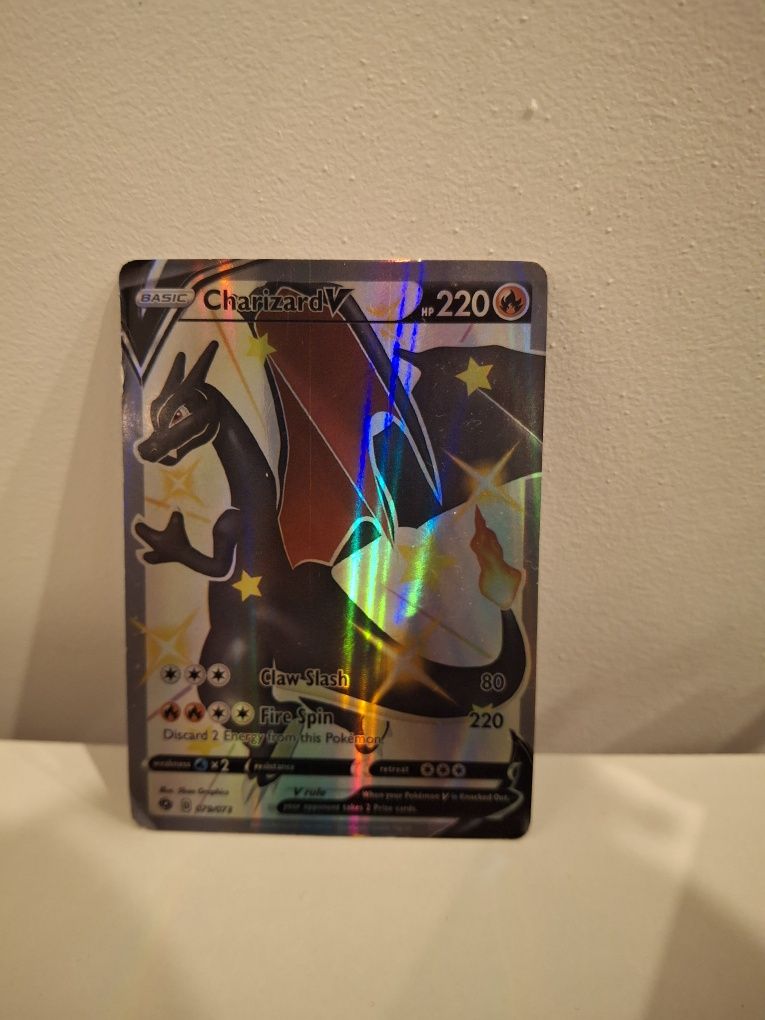 Carta de Pokémon verdadeira (Charizard V)