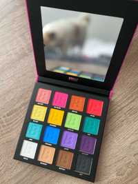 By beauty bay bright 16 colour palette