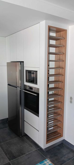 Cozinhas por Medida, Roupeiros, Móveis e Portas de Excelência.