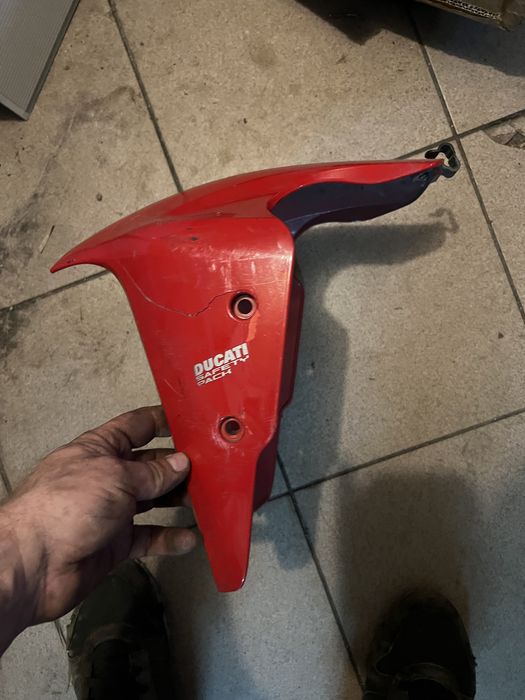 Ducati supersport 950 rok 2021 owiewki czesci