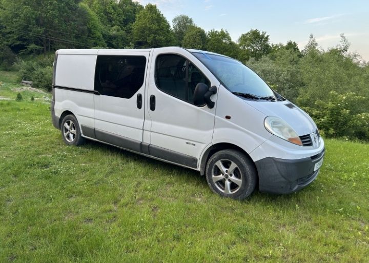 Trafic 2.0 dci 115 brygadówka vivaro