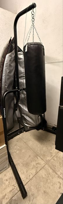 Saco de Boxe com Estrutura