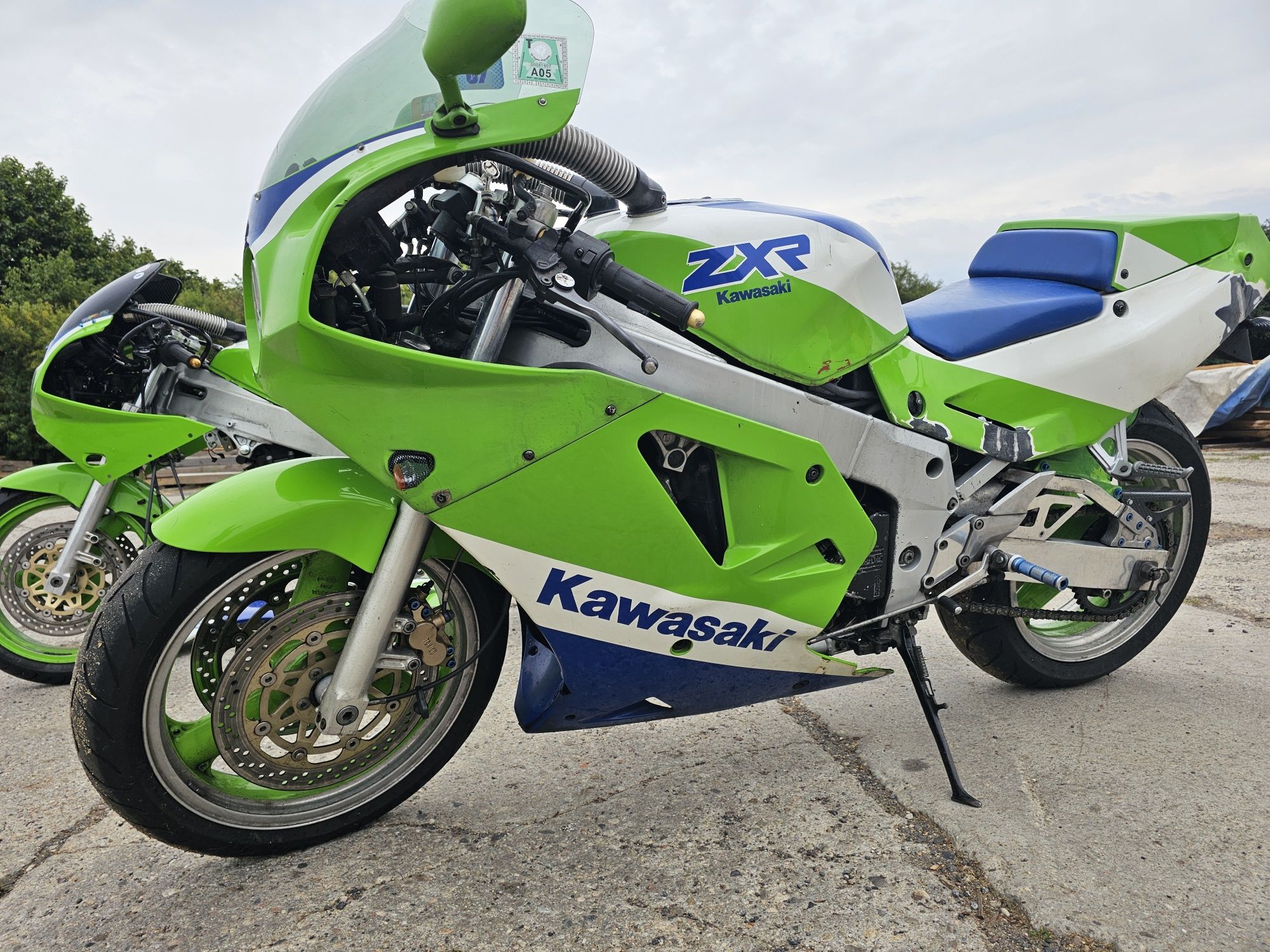 2x Kawasaki ZXR 750 H sc28 gsxr r1 zx7r