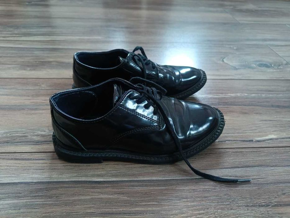 Buty eleganckie wizytowe lakierki chłopięce 30 ZARA