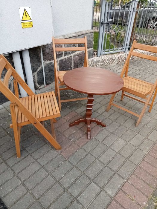 Sprzedam stolik i krzesła