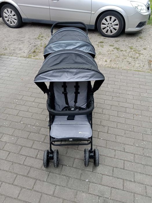 Wózek spacerowy dla bliźniaków