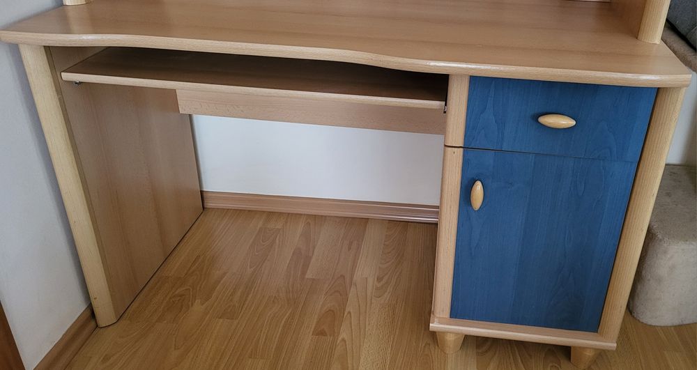 Стіл письмовий з надставкою