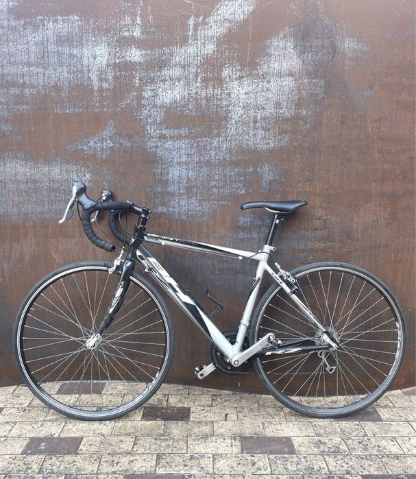 Bicicleta de estrada Bh