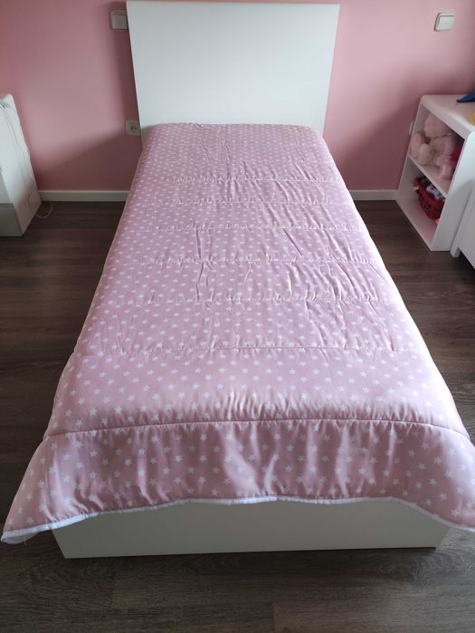 Cama e colchão como novos