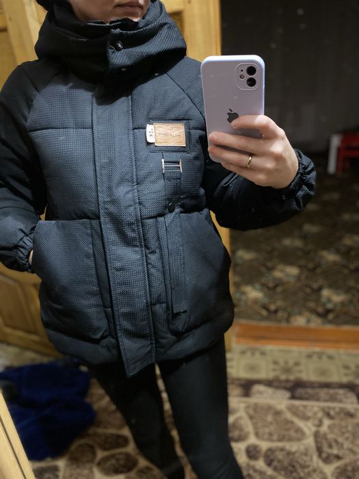 Зимова куртка, тепла. Розмір L, але я ношу S то теж добре