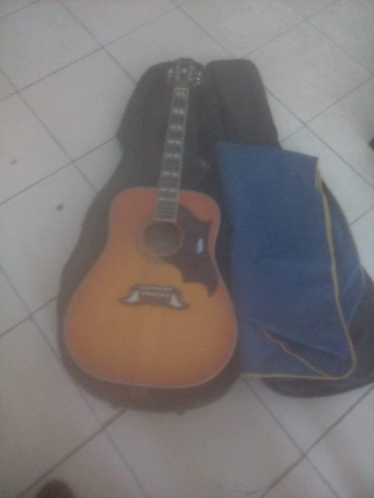 Vende se epiphone dove pro