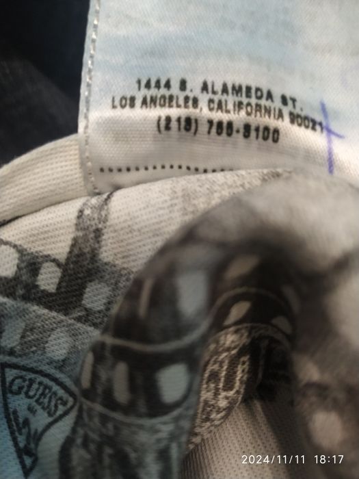 Продам новые джинсы фирмы Guess