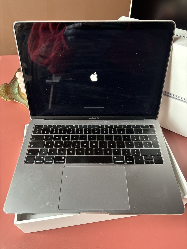 MacBook Air 13” z 2019 roku (model 2018) 512GB i5 8GB