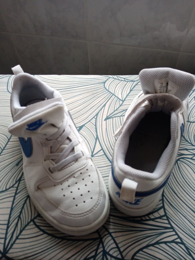 Tenis criança Nike air Force tamanho 32