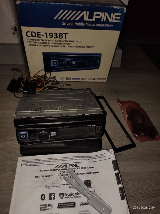 Alpine radio CDE 193 BT+ Subwoofer SWR1040+  wzmacniacz MRV1000
