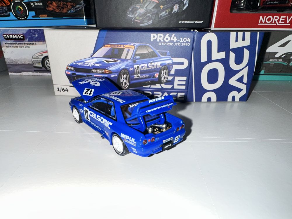 Pop Race Nissan Skyline GT-R R32 1:64