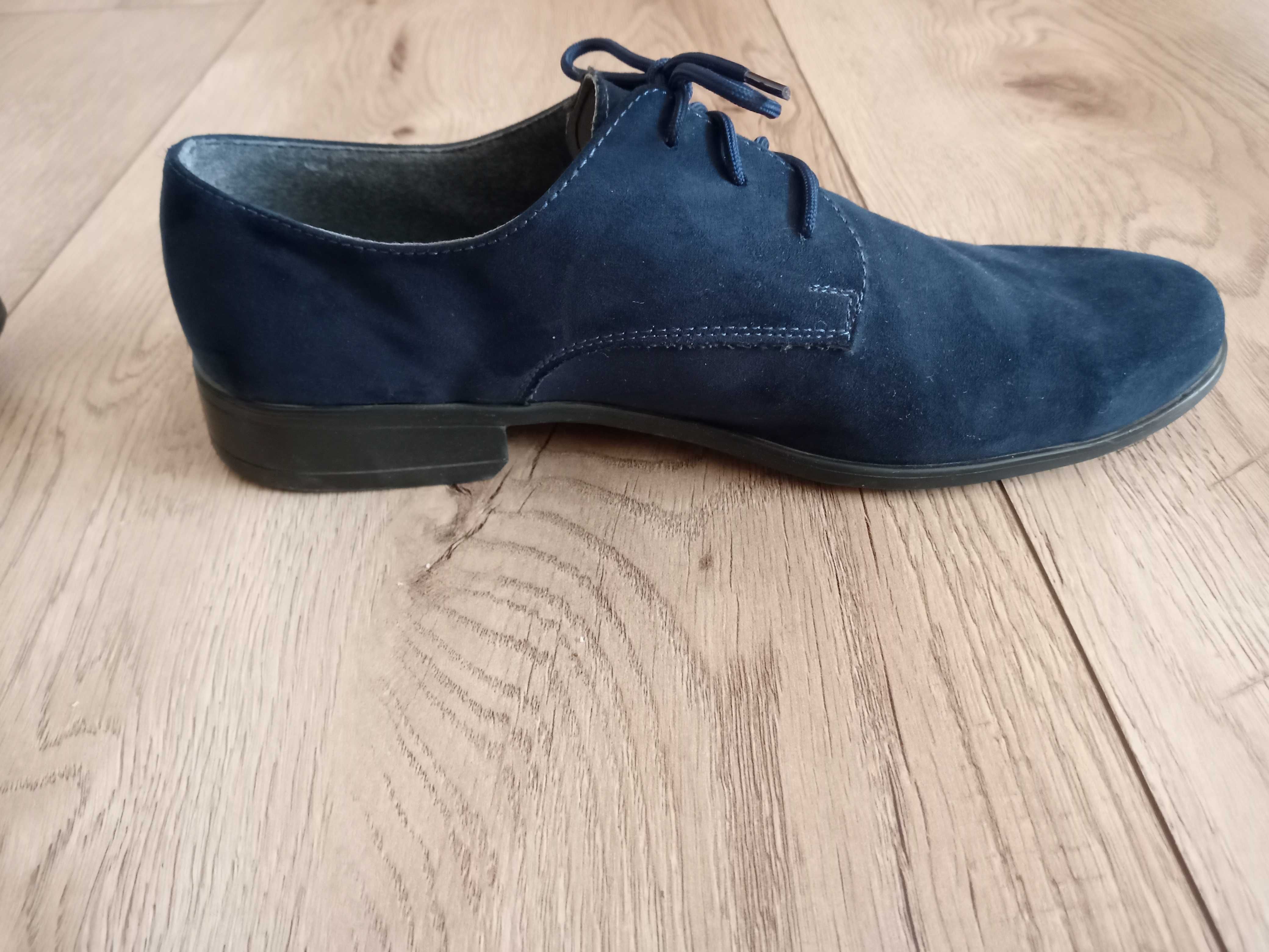 Buty eleganckie chłopięce