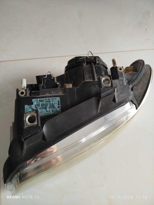 Lampa przód lewa  A4 B5 FL