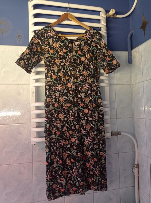 Sukienka XXS Marie Zelie dopasowana ołówkowa kwiaty