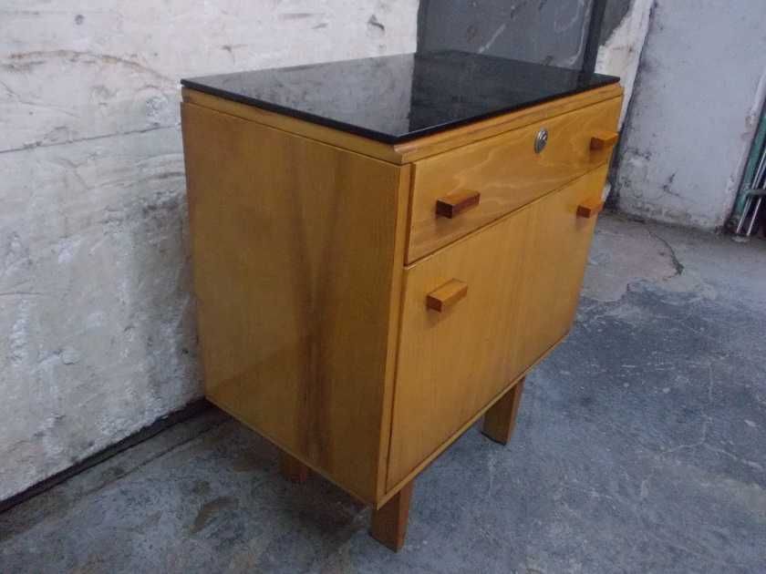 Nieduża szafka nocna, Nový Domov, Czechosłowacja, lata 70.