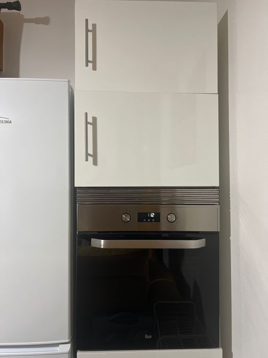 Frigorífico (Electronia) + Forno  + Armário