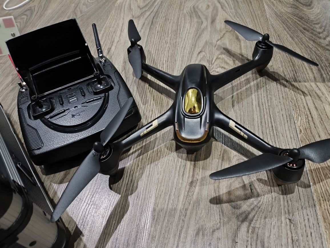 Dron Hubsan H501S GPS FPV + 3 baterie + walizka + mod zasięgu