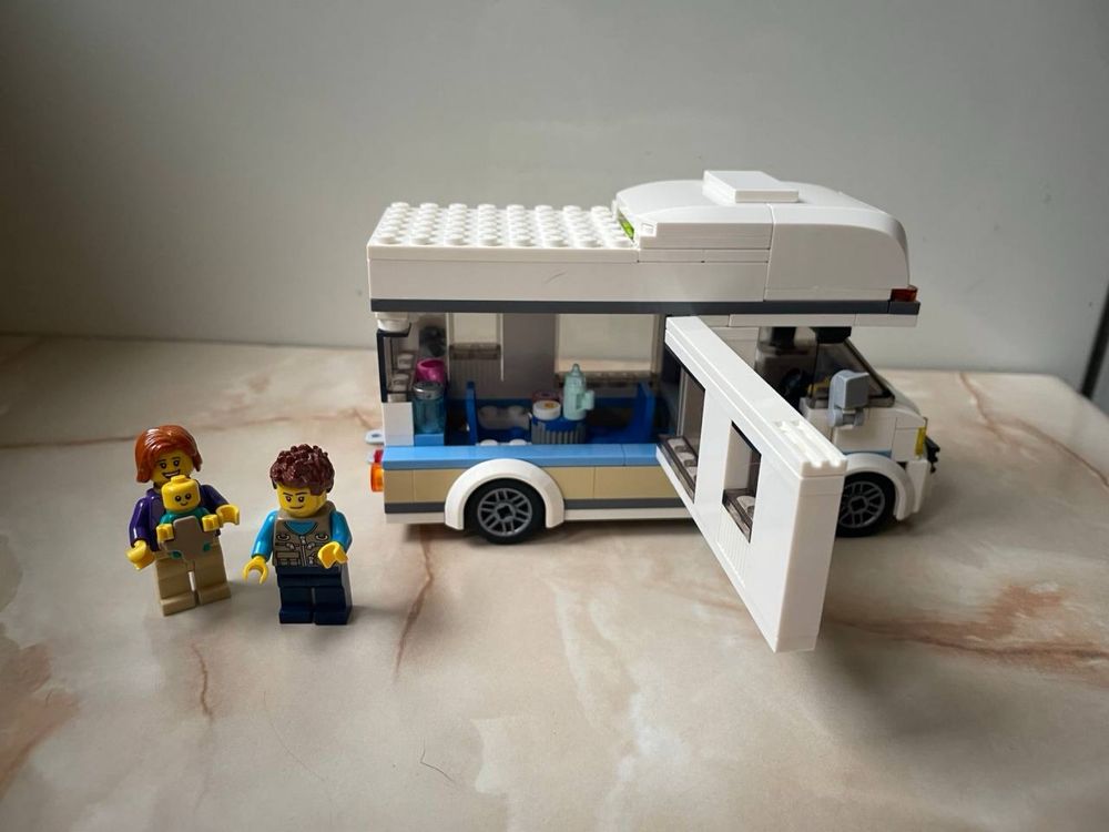 Lego 60283 Wakacyjny kamper