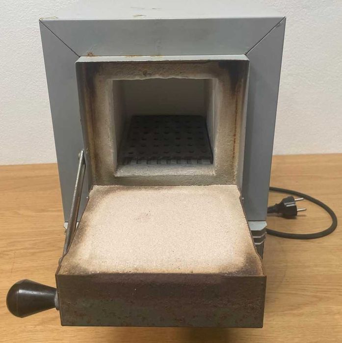 Mufla ou forno eletrico 230V a funcionar pouco uso