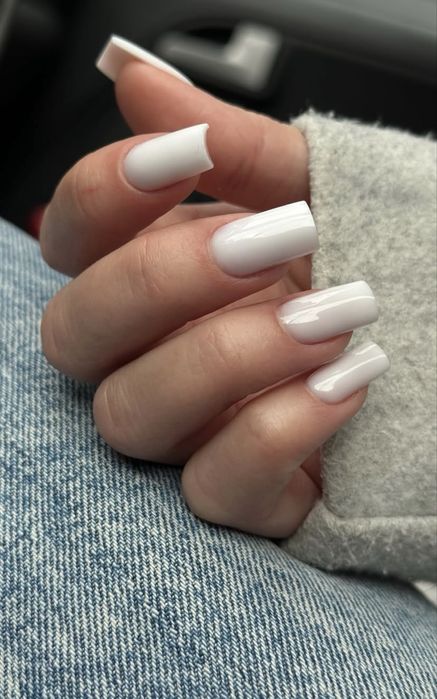 Нарощування нігтів / манікюр