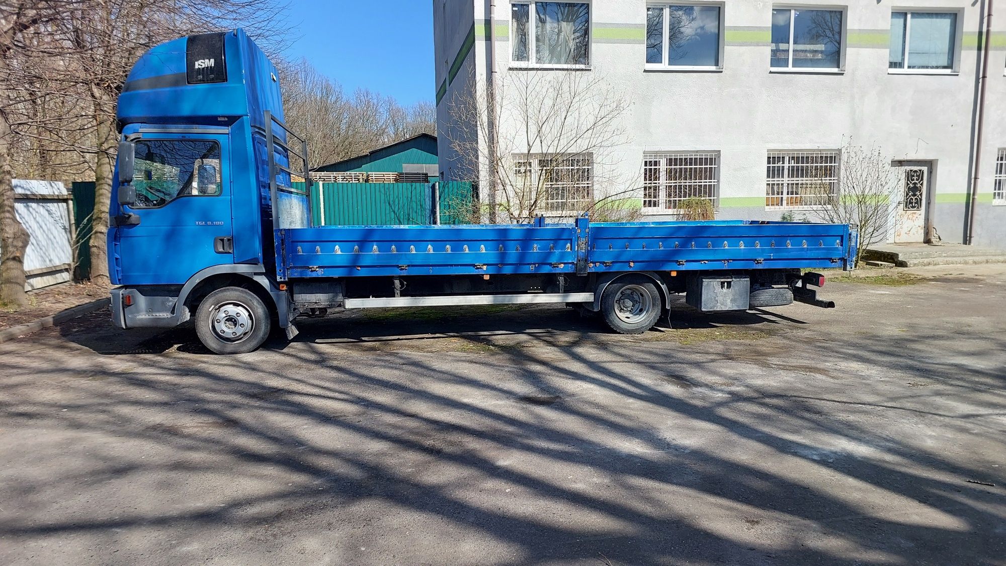 Автомобіль MAN TGL