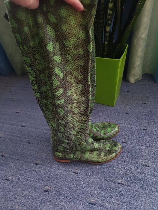 Шкіряні чоботи з перфорацією