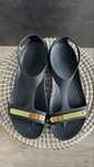 Crocs sandały Serena Metallic Bar Gold/Black W8 38/39