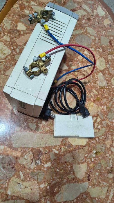 Источник бесперебойного питания APC CS500