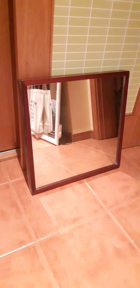 Espelho caixilho madeira 50x50 cm