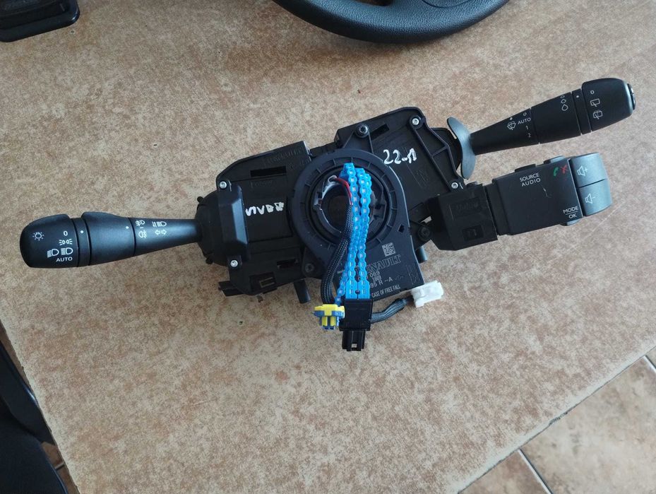 przełącznik wycieraczek świateł  manetki Opel Vivaro B,  Trafic III