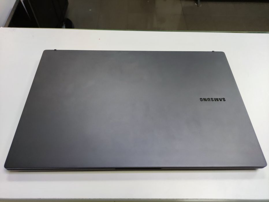 Laptop Samsung Galaxy Book 3 Intel core i7, 512GB