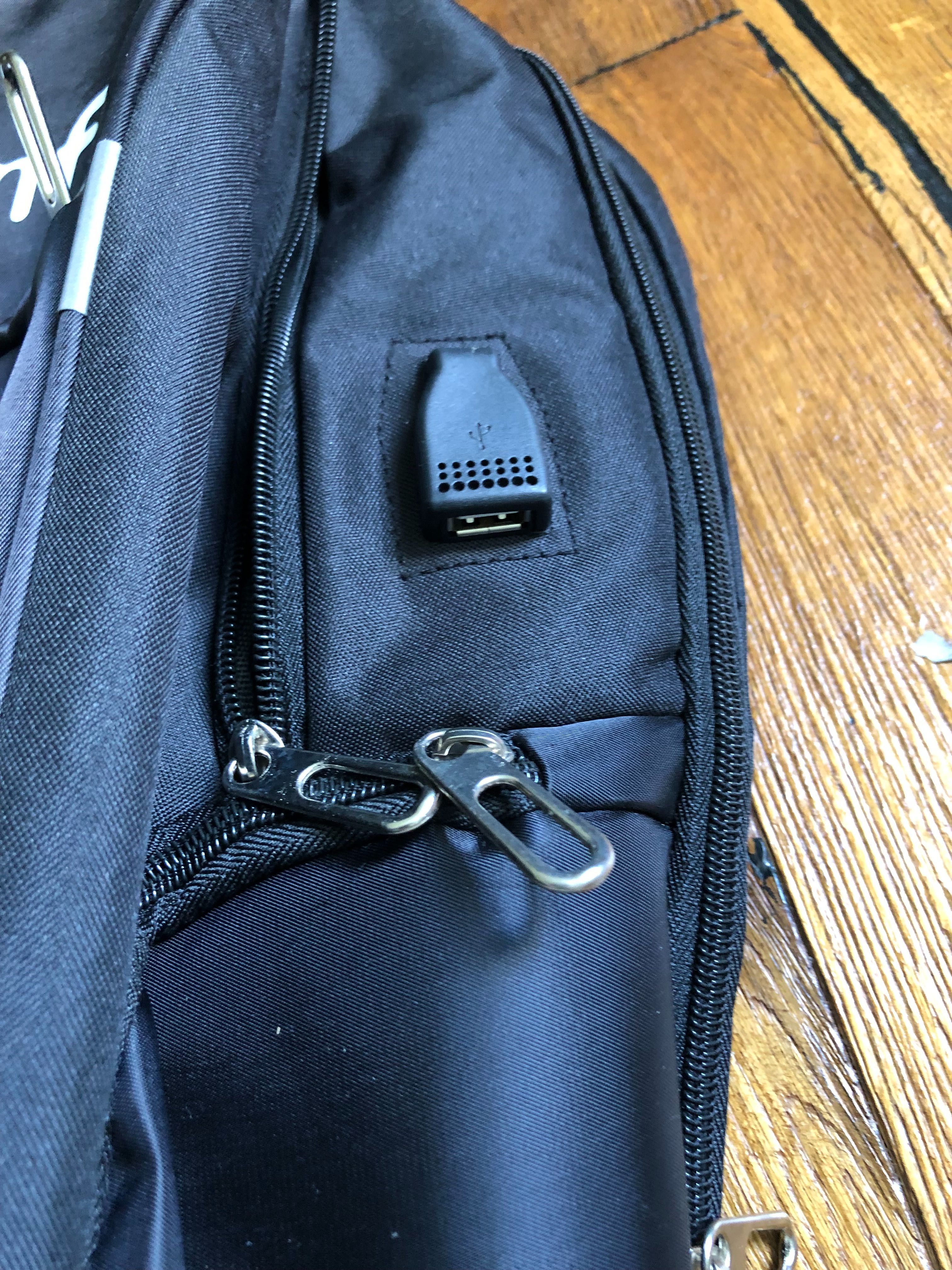 Plecak antykradzieżowy na laptopa z zamkiem szyfrowym i USB