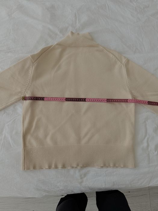 Светр бежевого кольору розмір xs/s