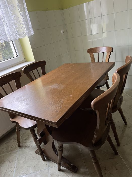 Sprzedam stół z krzesłami